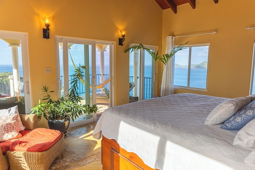 AnaCapri Estate-Beautiful Caribbean Villa with pool and sea views