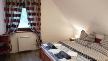 3 soverom, strykejern/-brett, wi-fi og sengetøy