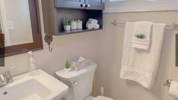 Bruser, håndklæder, Sæbe, Toiletpapir