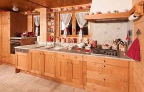 Refrigerador, microondas, horno, lavavajillas