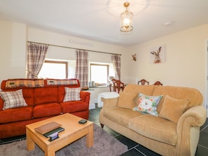 Living area - Camellia Cottage (Bodmin)