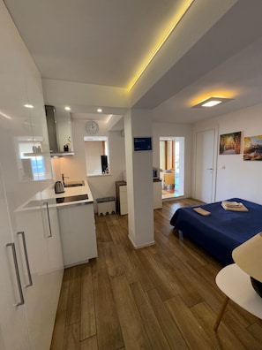 1 chambre, fer et planche à repasser, Wi-Fi, draps fournis