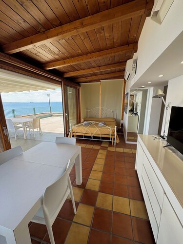 La Suite Del Mare: Sea View Penthouse, 200sqm Terrace and Private Parking