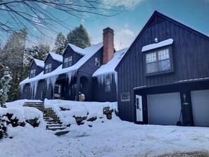 Exterior - SweetBearoline- Hot tub, Pool Table, Spacious (Killington)