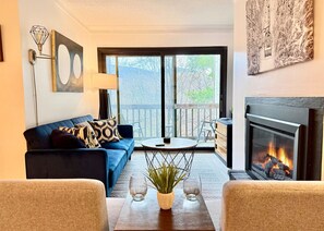 TV - BlueBird Escape- Pool, Near Bike Park and Golf! (Killington)