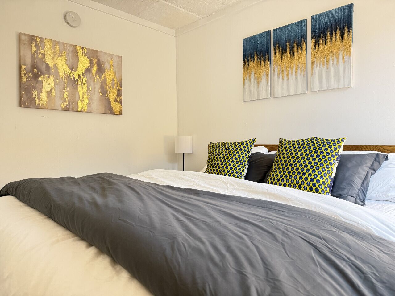 2 bedrooms, travel crib, WiFi, bed sheets