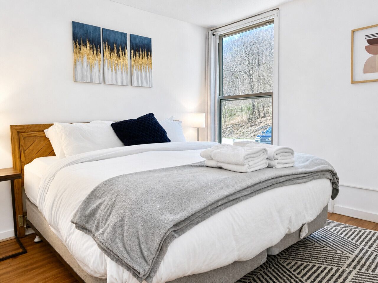 2 bedrooms, travel crib, WiFi, bed sheets