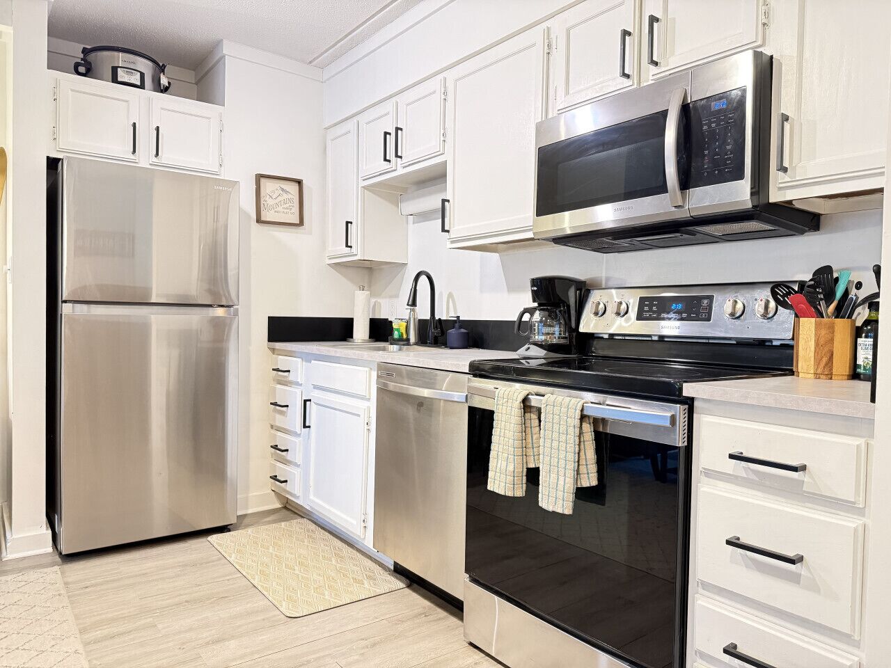 Fridge, microwave, oven, stovetop