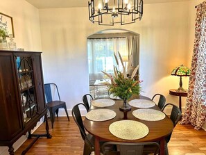 Dining - The Gathering Place, Sleeps 12! (Hickory)