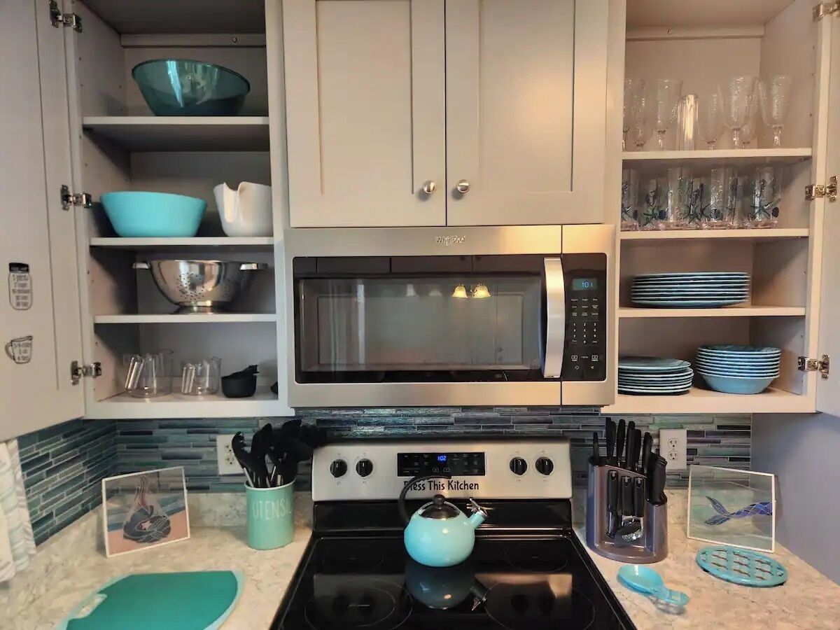 Microwave, oven, stovetop, dishwasher