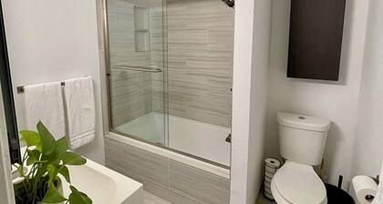 Cozy 1-bedroom Condo - Austin - Fitness Room - Pool - Reading Room w/ Creek view