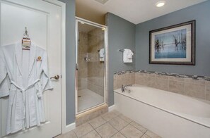 Hair dryer, towels, soap, shampoo - Rare, Spacious 3 Bedroom 2 Bathroom on Marco Island, FL (Marco Island)