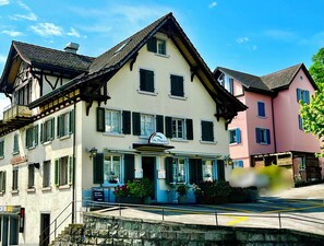 Exterior - 2BR 4mins walk Thalwil Station Parking Historical (Thalwil)