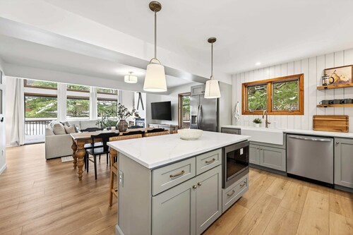 Steps to Sunrise Lift, Updated 3BR Townhome