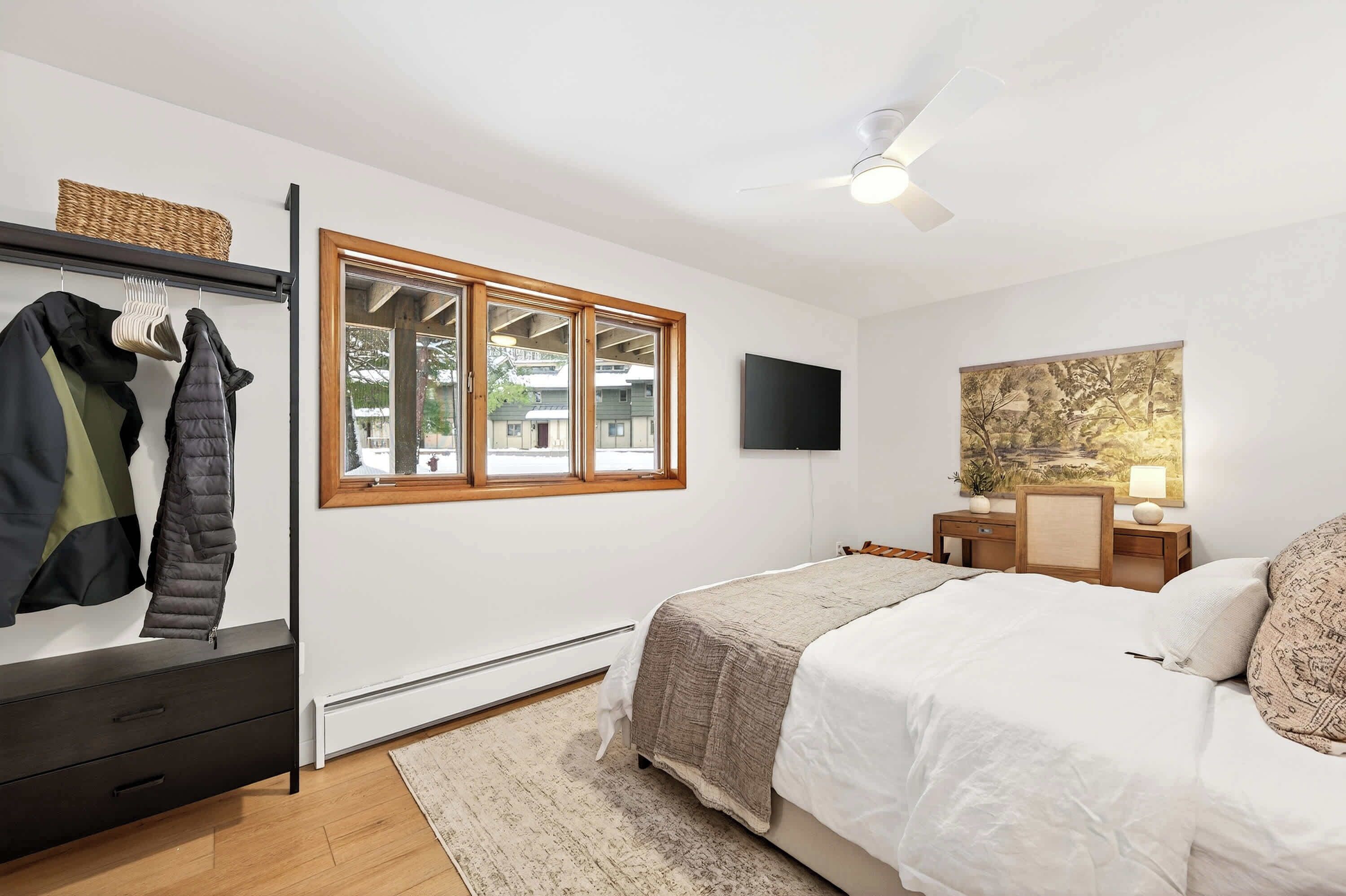 3 bedrooms, desk, iron/ironing board, WiFi