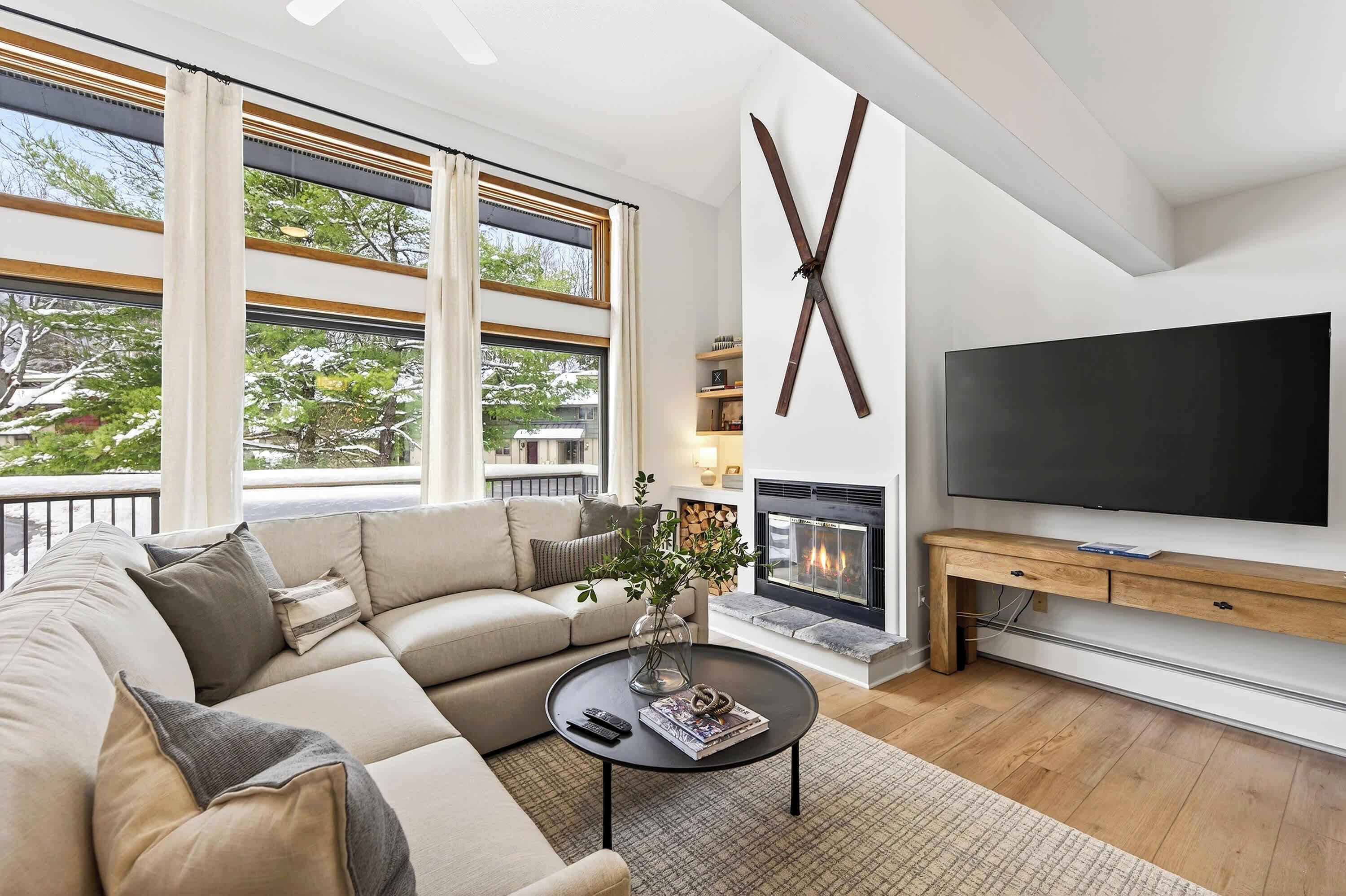 Télévision, cheminée