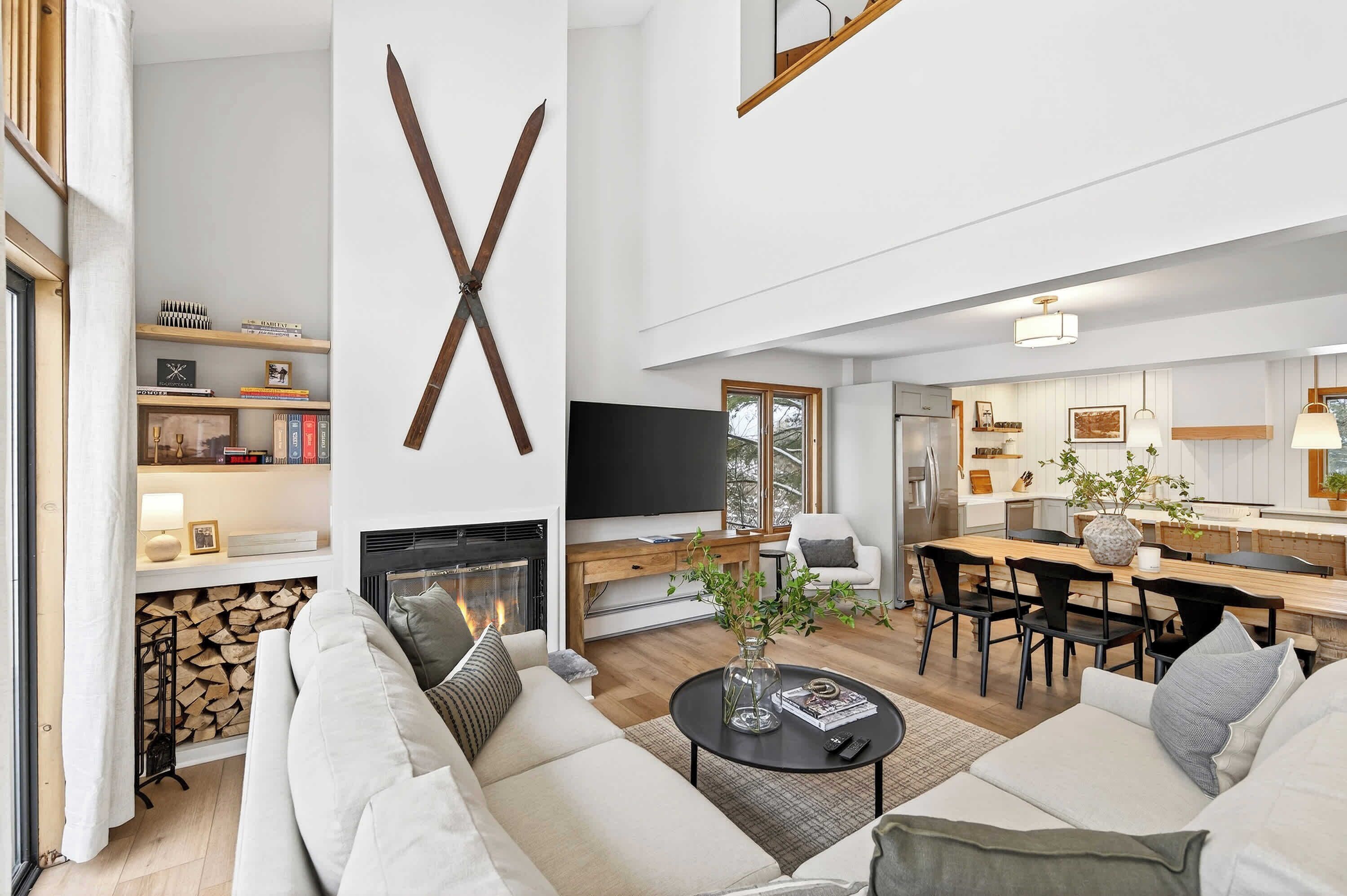 TV, fireplace