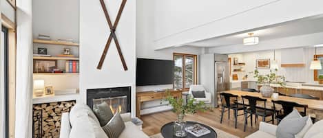 TV, fireplace