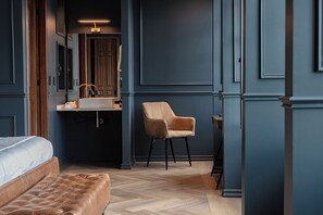 Premium Suite, City View | Bathroom | Shower, rainfall showerhead, free toiletries, hair dryer - The Sapphire Room (Mexico City)
