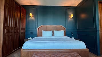 Deluxe Suite, City View | Egyptian cotton sheets, premium bedding, memory-foam beds