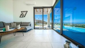 Living area - Villa Con Vista (Tsikalaria)