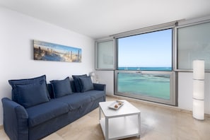 Smart TV - Home2Book Ocean View Corralejo - Terrace & Pool (Corralejo)