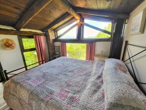 Iron/ironing board, free WiFi, bed sheets - NEW! Tuscany Farmhouse & barn, private pool, mountain views, sleeping 8, WIFI (Pieve Fosciana)