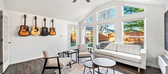 Lovely 3 bed/2 full bath Ranch w/ Sauna near Zoo