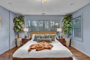 6 makuuhuonetta, työpöytä, silitysrauta/-lauta, Wi-Fi