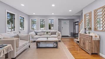 House, 3 Bedrooms, Garden View | Living area