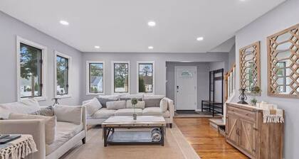 Newly Designed 3Br-2Ba Home