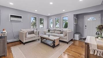 House, 3 Bedrooms, Garden View | Living area