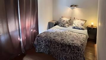 1 chambre, fer et planche à repasser, Wi-Fi, draps fournis