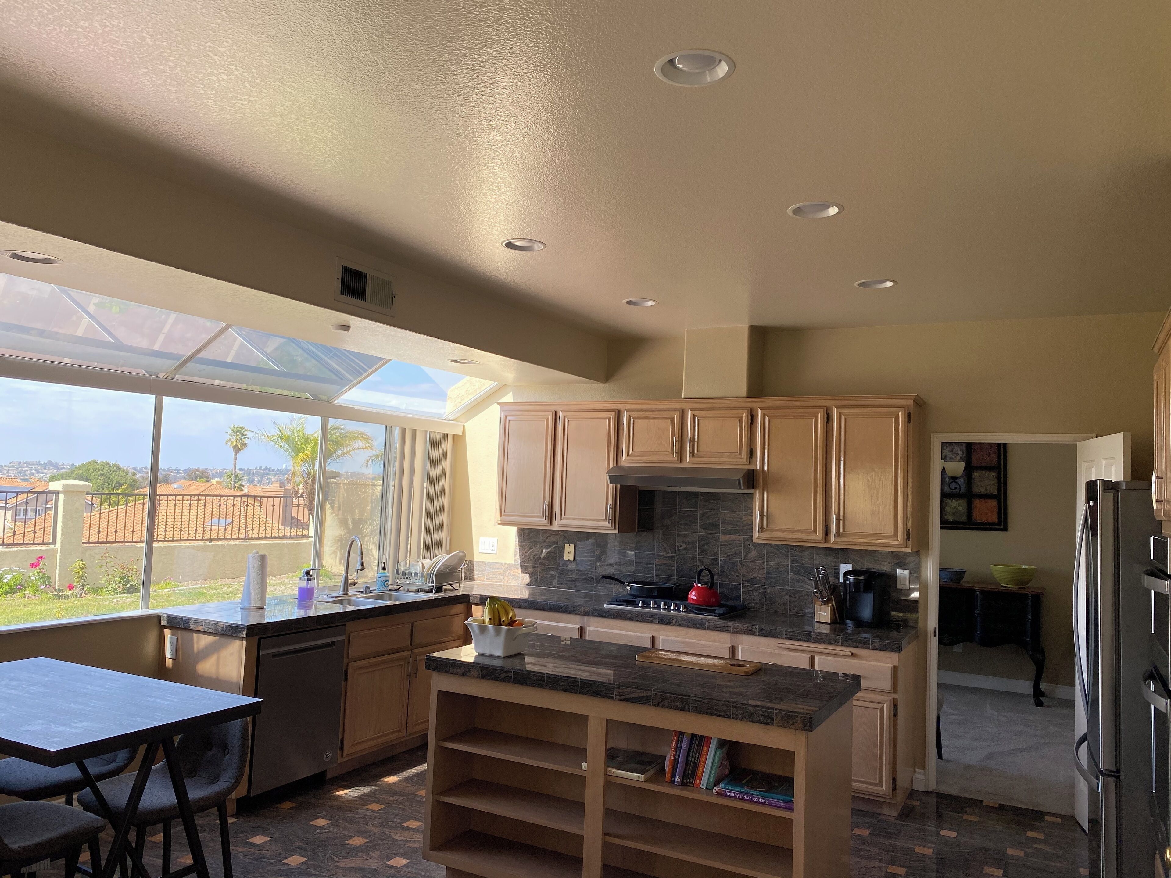 Micro-ondes, four, plaque de cuisson