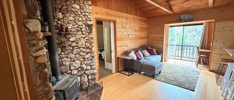 Televisie en een open haard