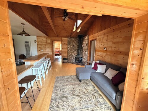 Cascadel Summit House less than an hour to Yosemite National Park