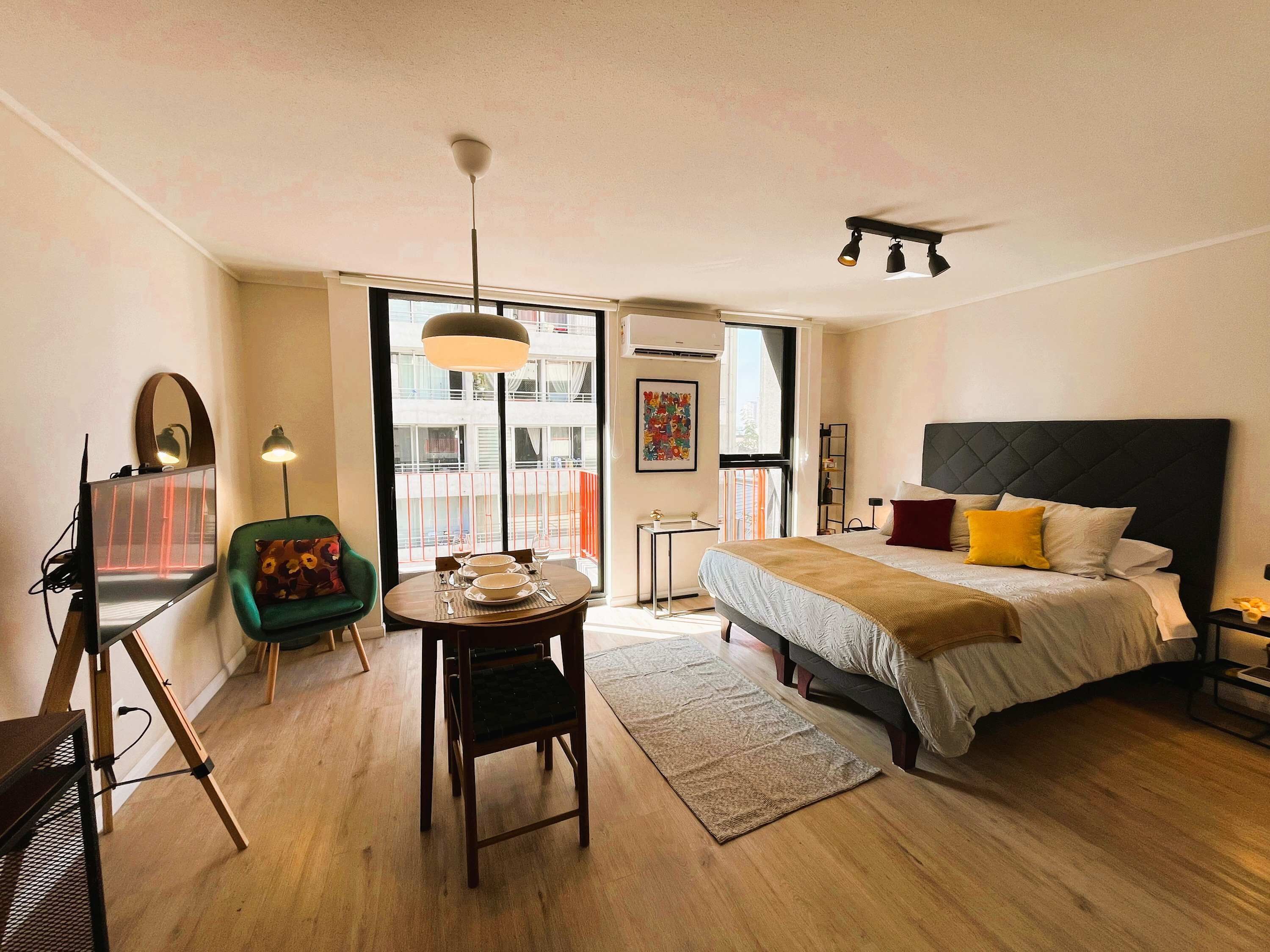 Iron/ironing board, WiFi, bed sheets