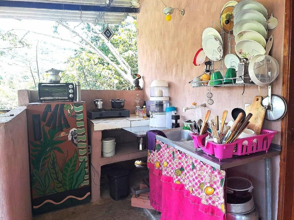 Fridge, oven, stovetop, cookware/dishes/utensils