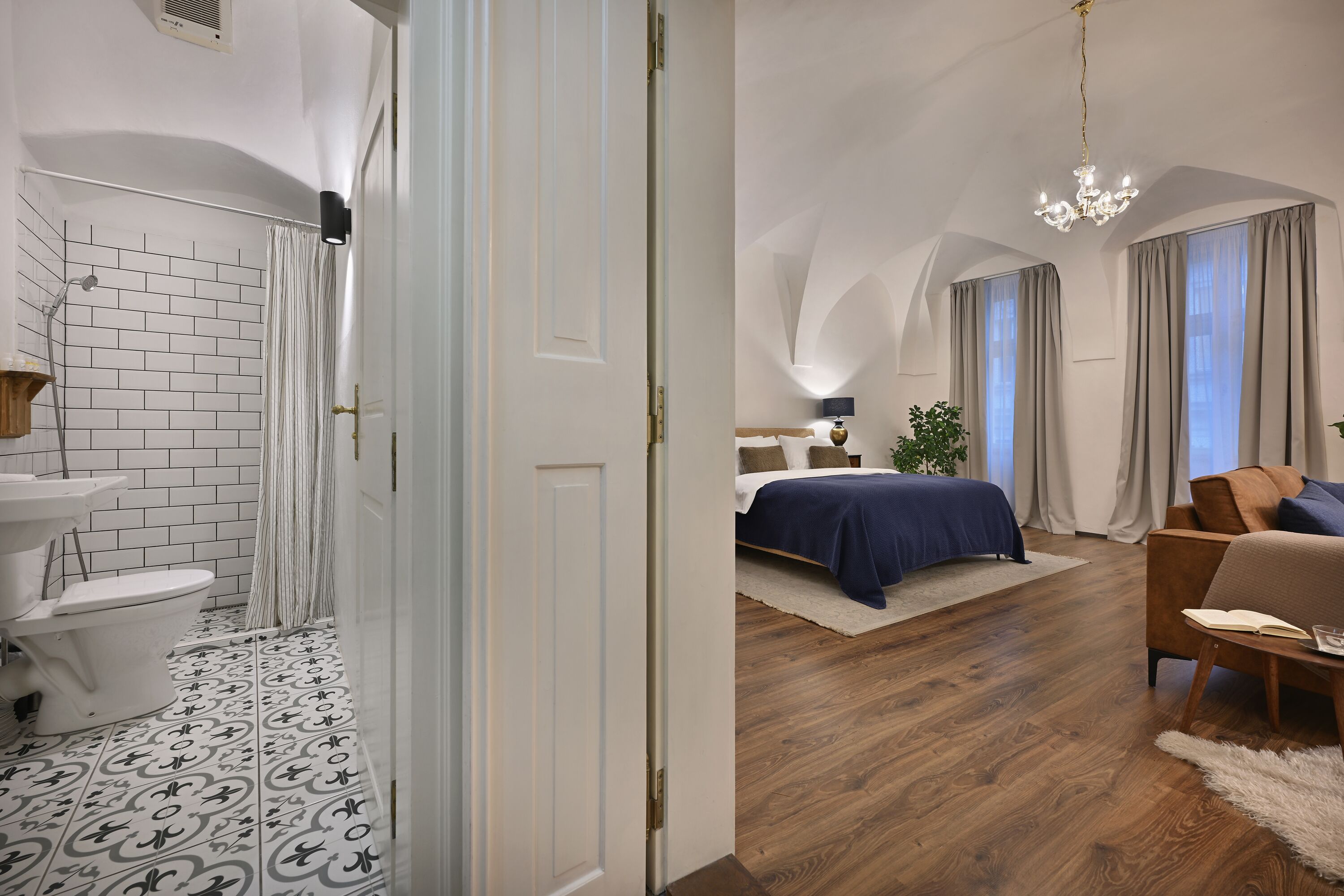 Deluxe-Doppelzimmer | Badezimmer | Designer-Toilettenartikel, Haartrockner, Bademäntel, Handtücher