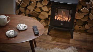 Deluxe fyrbäddsrum | Strykjärn/strykbräda, gratis wi-fi och sängkläder