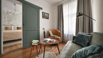 Deluxe Double Room | Iron/ironing board, free WiFi, bed sheets