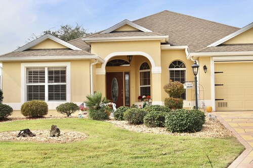 3/2 Designer in the Village of Hadley