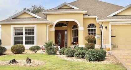 3/2 Designer in the Village of Hadley