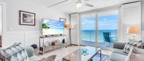 Condo, varias camas (Sand Castle II #2602 - Premier) | Área de sala de estar