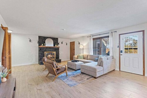 Tunnel Vision Trail House Bike In Bike Out