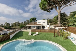 Pool - La Villa de los Mares – Family Villa with Pool and Sea Views on the Costa Brava (Bell-Lloch)