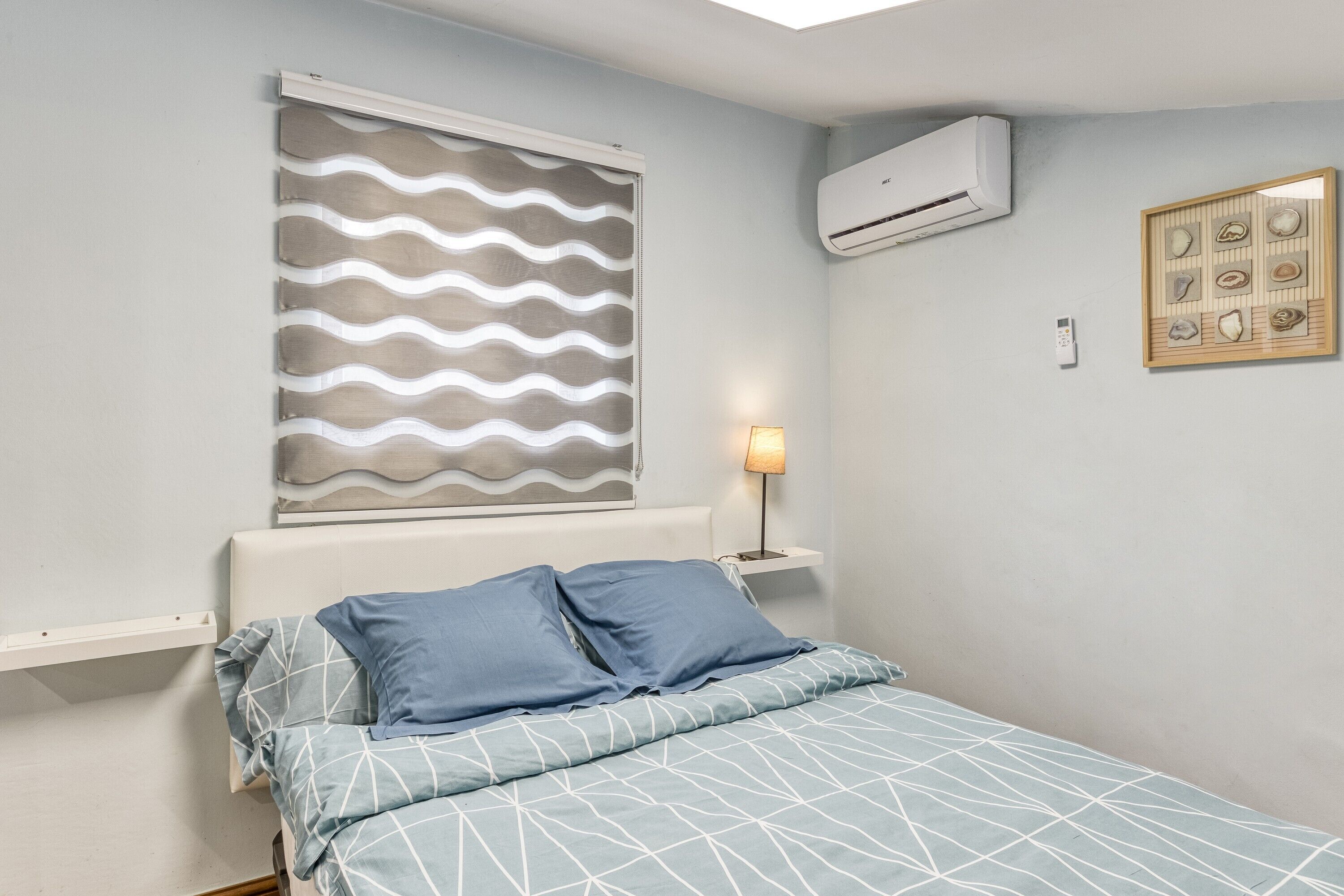 3 chambres, fer et planche à repasser, Wi-Fi, draps fournis