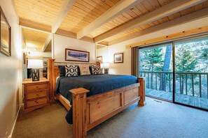 3 bedrooms, WiFi, bed sheets - Creekside Chalet, Stay for 6 (Kings Beach)