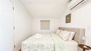 1 dormitorio, tabla de planchar con plancha, wifi gratis y ropa de cama