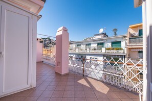 Terrace/patio - Sea View Central Apartment by Wonderful Italy (Sanremo)